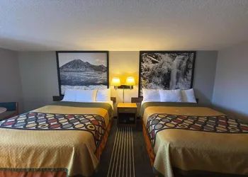 Super 8 by Wyndham Belle Fourche SD hotel thumbnail 8