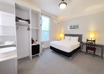 The Grove Inn hotel thumbnail 4