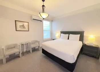The Grove Inn hotel thumbnail 6