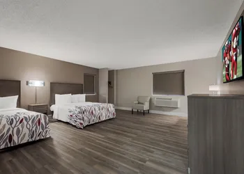 Red Roof Inn & Suites Vineland - Buena hotel thumbnail 4