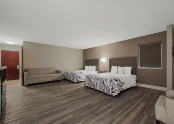 Red Roof Inn & Suites Vineland - Buena hotel thumbnail 7