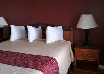 La Plaza Inn Los Banos hotel thumbnail 6