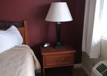 La Plaza Inn Los Banos hotel thumbnail 7