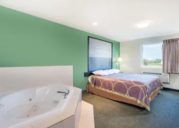 Super 8 by Wyndham Hagerstown/Halfway Area hotel thumbnail 4