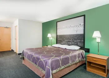 Super 8 by Wyndham Hagerstown/Halfway Area hotel thumbnail 8