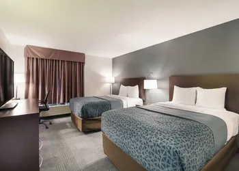 Econo Lodge Williston hotel thumbnail 4