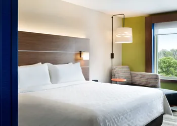 Holiday Inn Express & Suites Clear Spring by IHG hotel thumbnail 6
