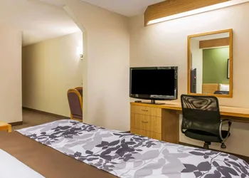 Sleep Inn Elkhart North hotel thumbnail 8