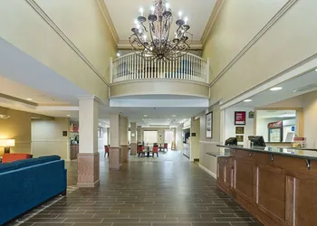 Quality Suites Springdale West I-49 hotel thumbnail 2