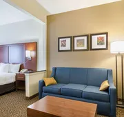 Quality Suites Springdale West I-49 hotel detail image 4