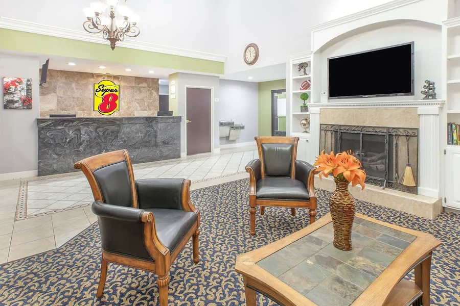 Super 8 by Wyndham Lowell/Bentonville/Rogers Area hotel detail image 2