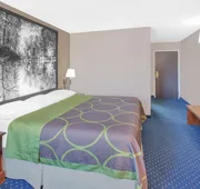 Super 8 by Wyndham Lowell/Bentonville/Rogers Area hotel detail image 5