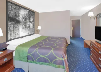 Super 8 by Wyndham Lowell/Bentonville/Rogers Area hotel thumbnail 5