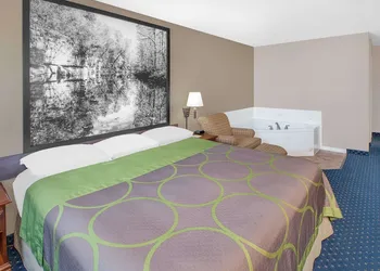 Super 8 by Wyndham Lowell/Bentonville/Rogers Area hotel thumbnail 7