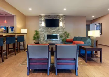Comfort Inn & Suites Fayetteville - University Area hotel thumbnail 2