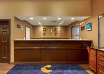Comfort Inn & Suites Fayetteville - University Area hotel thumbnail 3