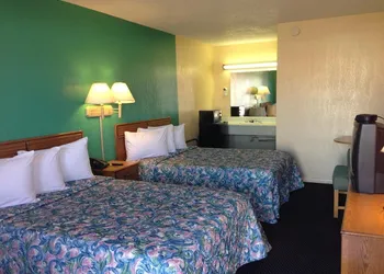 Super 7 Inn Siloam Springs hotel thumbnail 6