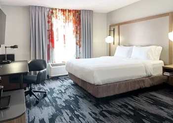 Fairfield Inn & Suites by Marriott Rogers hotel thumbnail 7