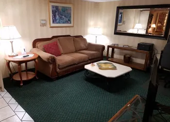 Super 8 by Wyndham Bentonville hotel thumbnail 6