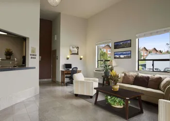 Super 8 by Wyndham Port Angeles at Olympic National Park hotel thumbnail 2
