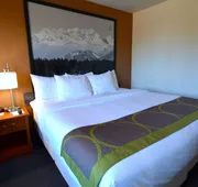Super 8 by Wyndham Port Angeles at Olympic National Park hotel detail image 3