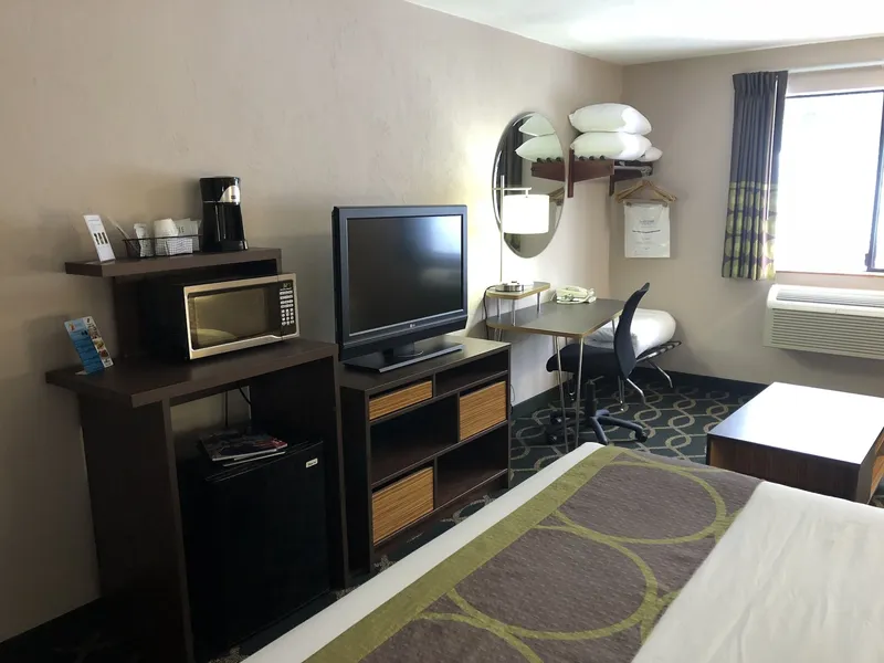 Super 8 by Wyndham Port Angeles at Olympic National Park hotel detail image 6