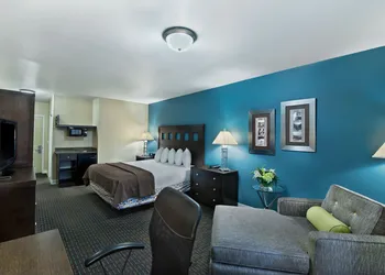 Oxford Suites Silverdale hotel thumbnail 6