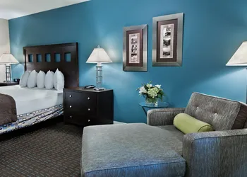 Oxford Suites Silverdale hotel thumbnail 7