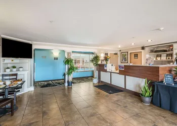 Red Lion Inn & Suites Sequim hotel thumbnail 2