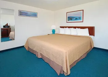 Quality Inn Port Angeles - near Olympic National Park hotel thumbnail 4