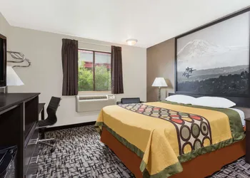 Super 8 by Wyndham Bremerton hotel thumbnail 8