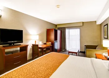 Quality Inn hotel thumbnail 3