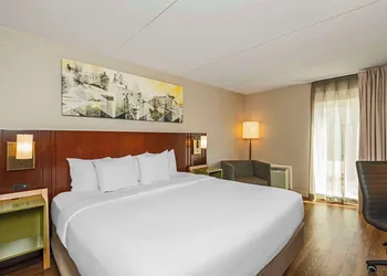 Comfort Inn Cambridge - Highway 401 hotel thumbnail 7