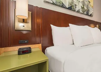 Comfort Inn Cambridge - Highway 401 hotel thumbnail 8