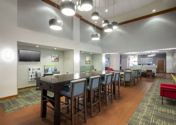 Hampton Inn & Suites St. Louis at Forest Park hotel thumbnail 2