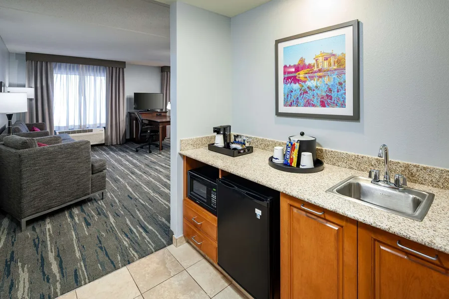Hampton Inn & Suites St. Louis at Forest Park hotel detail image 6