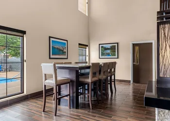 Comfort Suites near Camp Lejeune hotel thumbnail 4