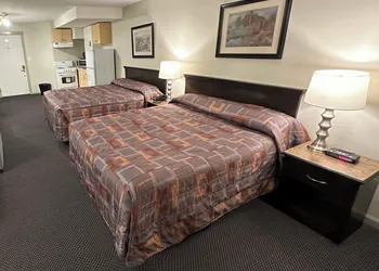 Canadian Inn hotel thumbnail 7