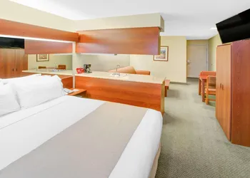 Microtel Inn & Suites by Wyndham Hattiesburg hotel thumbnail 6