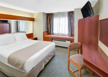 Microtel Inn & Suites by Wyndham Hattiesburg hotel thumbnail 8