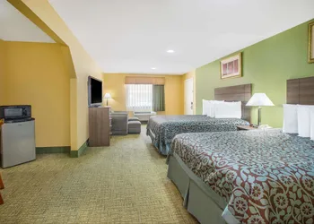 Days Inn by Wyndham Abbeville hotel thumbnail 6