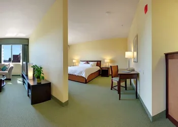 DoubleTree by Hilton Napa Valley - American Canyon hotel thumbnail 3
