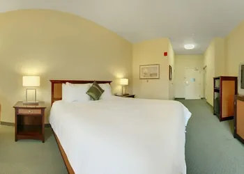 DoubleTree by Hilton Napa Valley - American Canyon hotel thumbnail 5