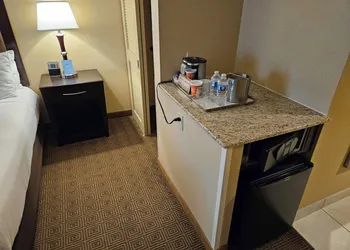 Radisson Hotel Freehold hotel thumbnail 7