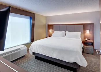 Holiday Inn Express Hotel & Suites West Long Branch by IHG hotel thumbnail 5