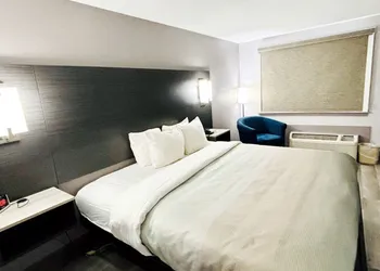Quality Inn Raynham - Taunton hotel thumbnail 5