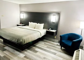 Quality Inn Raynham - Taunton hotel thumbnail 6