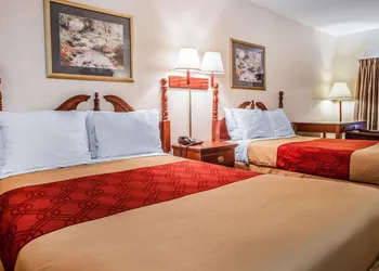 Econo Lodge Douglassville - Pottstown hotel thumbnail 6