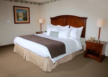 Holiday Hill Inn & Suites hotel thumbnail 4