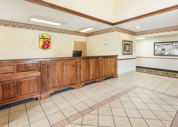 Super 8 by Wyndham Duson Lafayette West Area hotel thumbnail 2